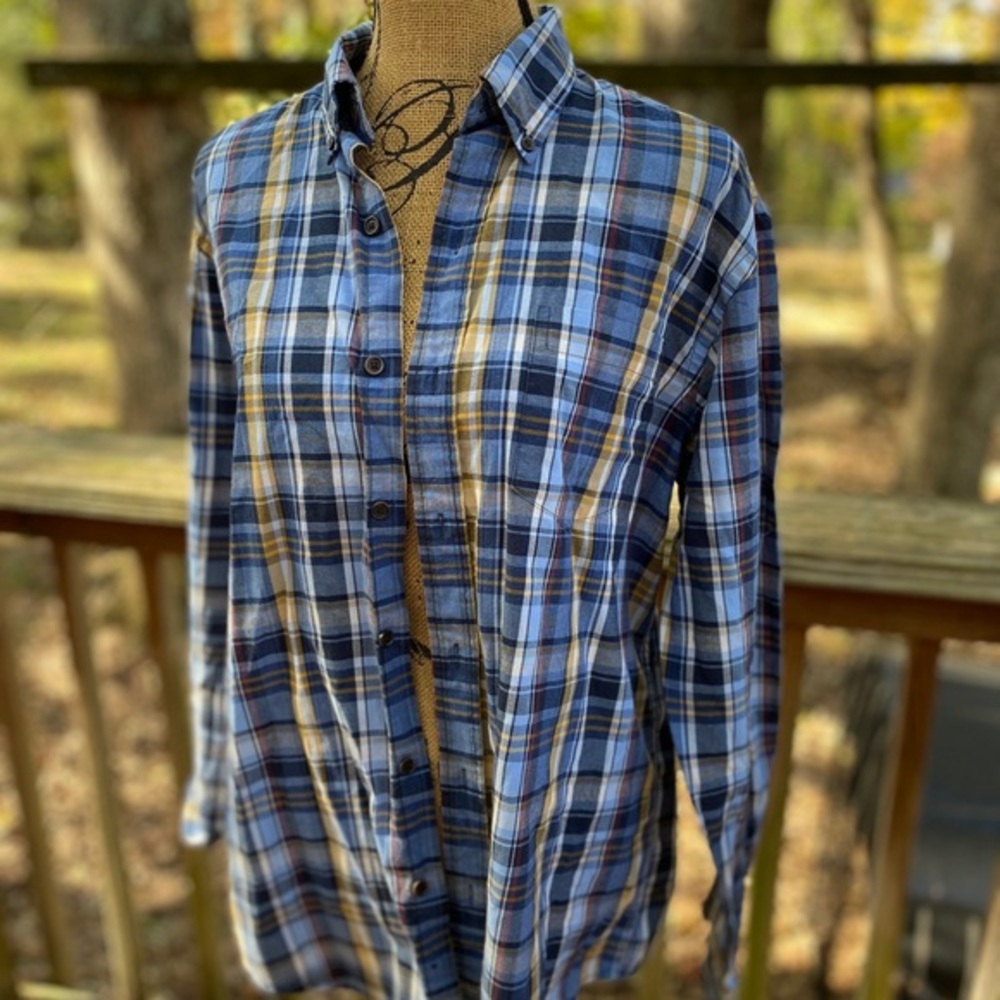 Arrow plaid button up long sleeve shirt